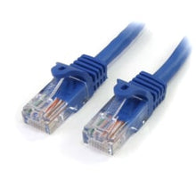 Load image into Gallery viewer, StarTech.com 1 ft Blue Cat5e Snagless RJ45 UTP Patch Cable - 1ft Patch Cord  - 1ft Cat 5e Cable - Ethernet Cable - 1 ft Blue Cat5e Snagless RJ45 UTP Patch Cable - 24 AWG / 100% Copper / 50-micron Gold Connectors